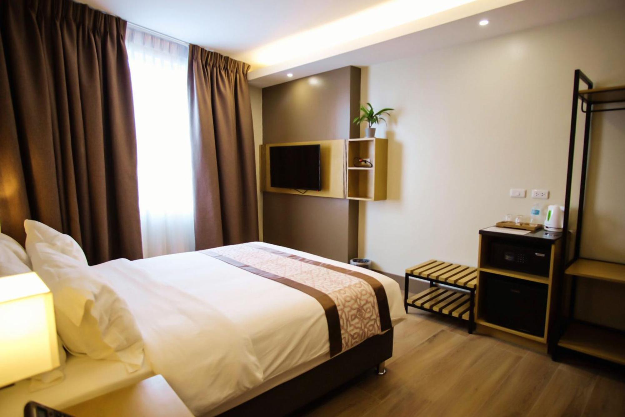 Citi Park Hotel Cebu Powered By Cocotel Exteriör bild
